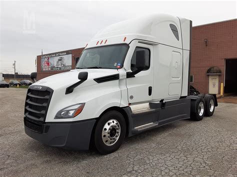 96 12. . 2023 freightliner cascadia optimized idle